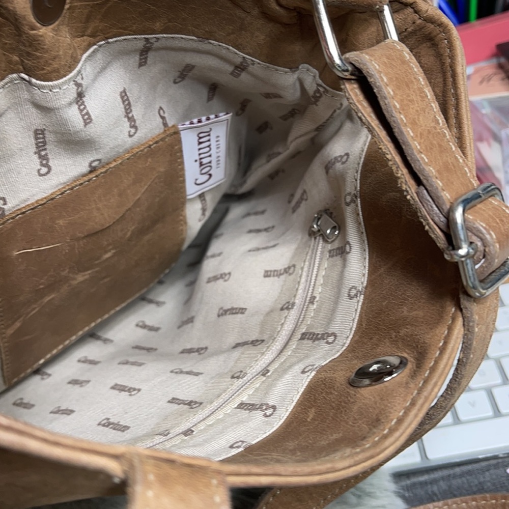 Authentic crossbody leather Corium from Argentina - Picture 7 of 10